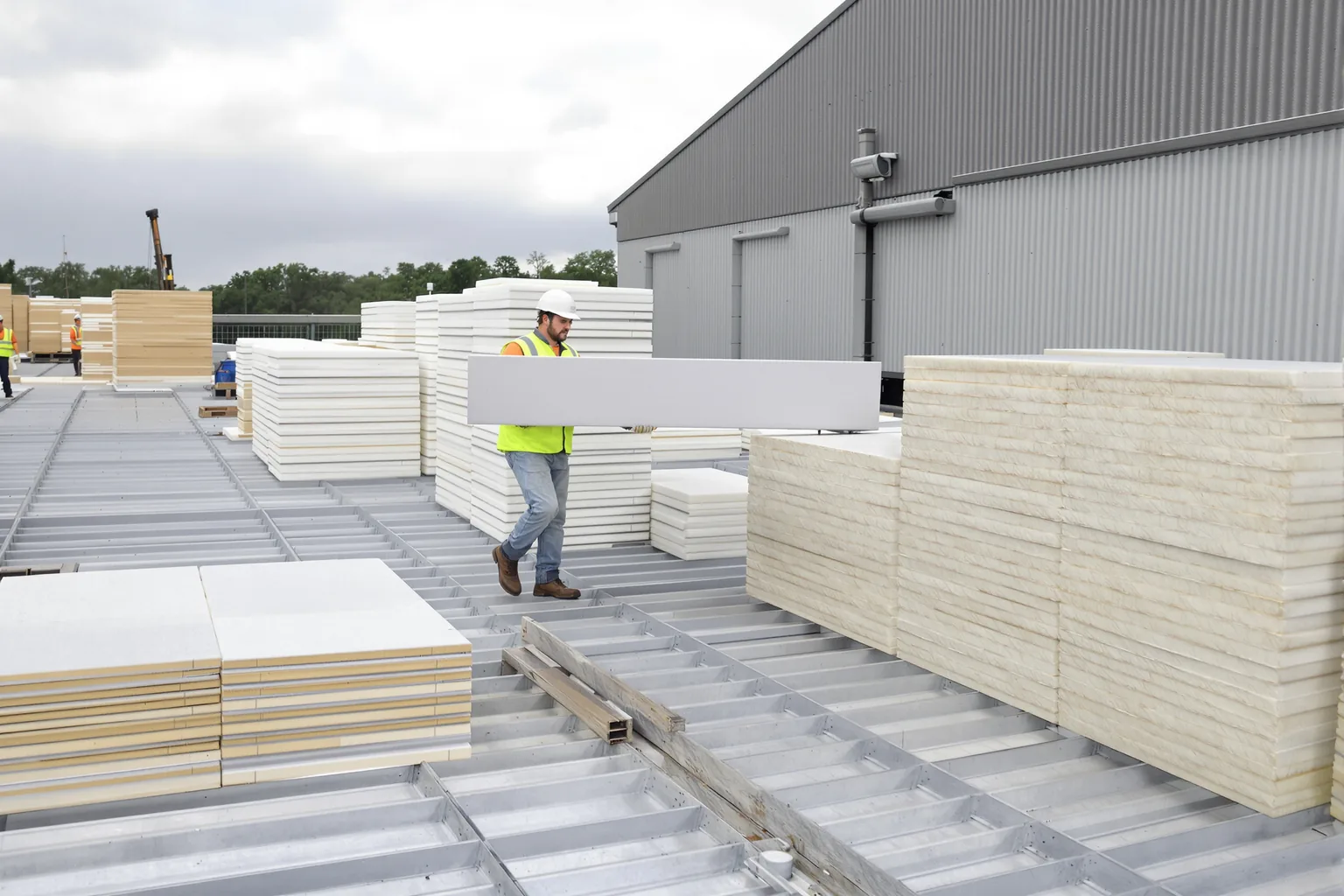 Welke isolatie voor een steeldeck dak kiest u? - DMA Steeldeck