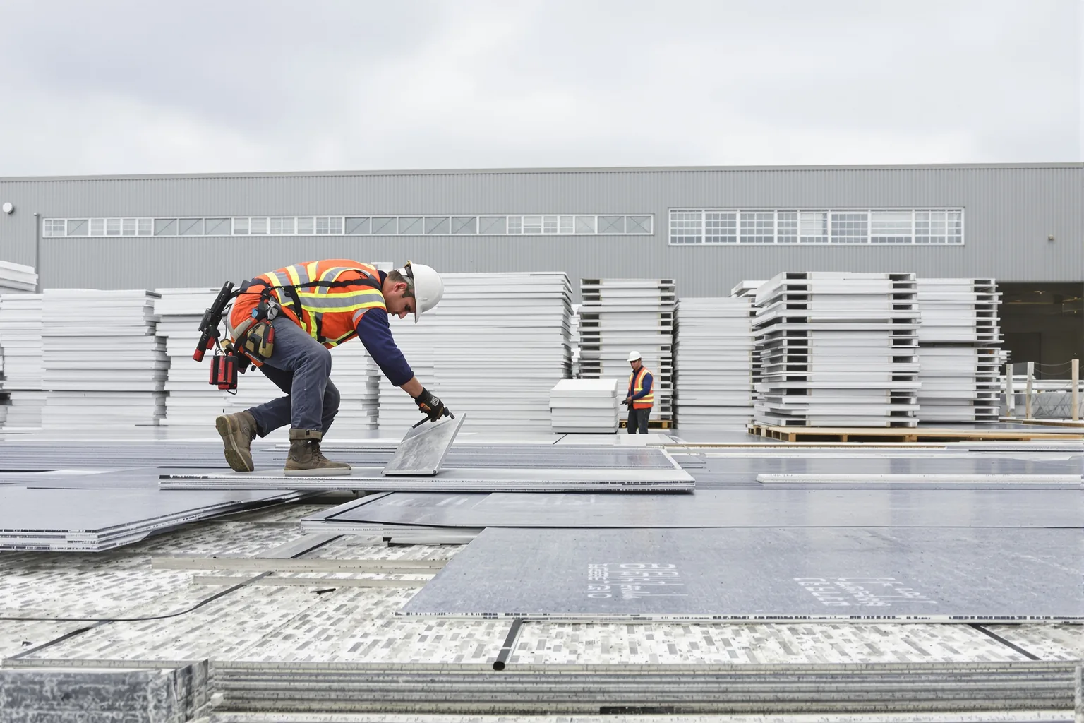 Beste dakisolatie voor bedrijfshal kiezen - DMA Steeldeck