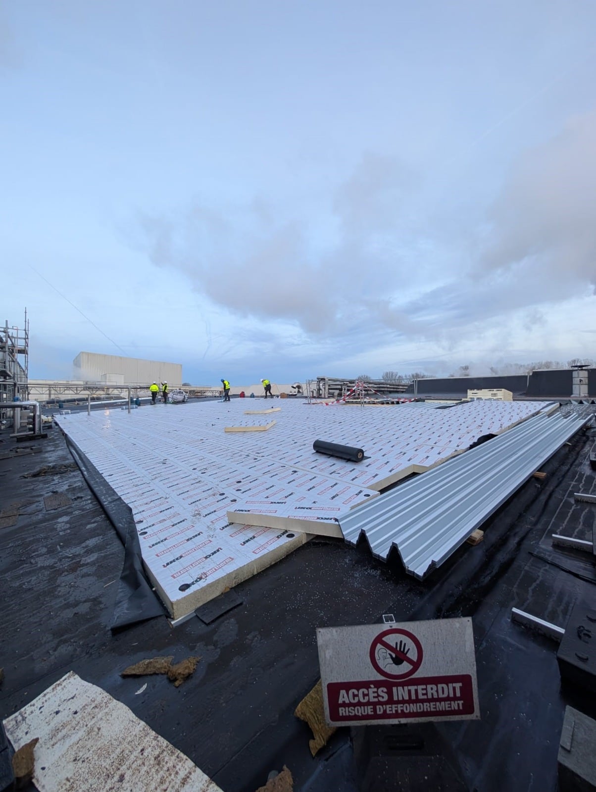 Dakconstructie productiehal Lutosa Leuze - steeldeck montage